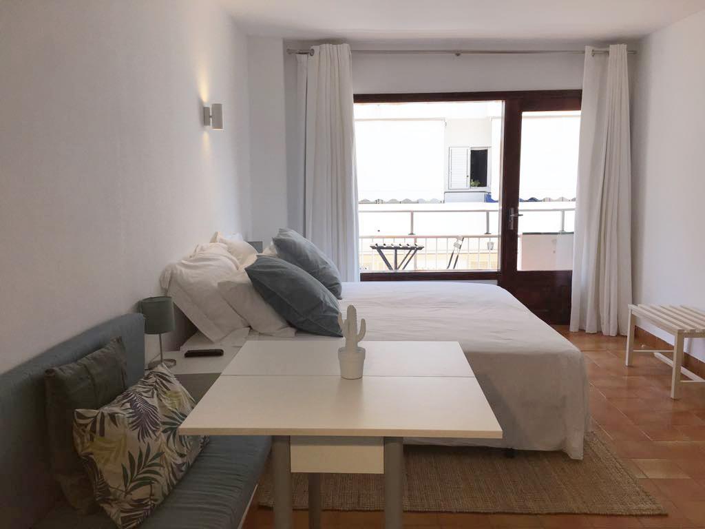 Apartamentos Albertos Санта-Еулалія-дель-Ріо Екстер'єр фото