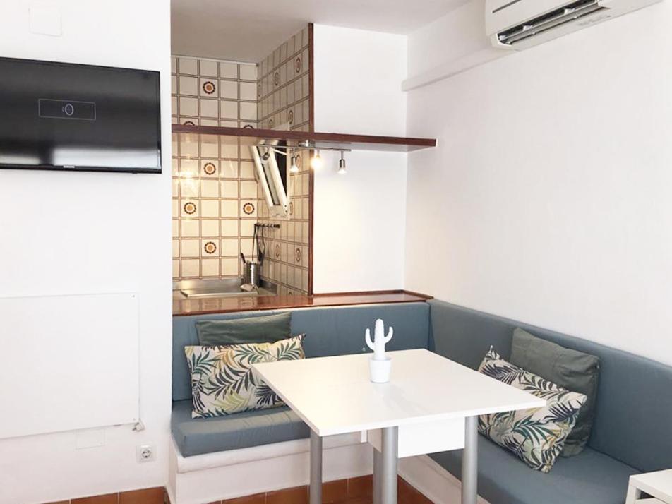 Apartamentos Albertos Санта-Еулалія-дель-Ріо Екстер'єр фото