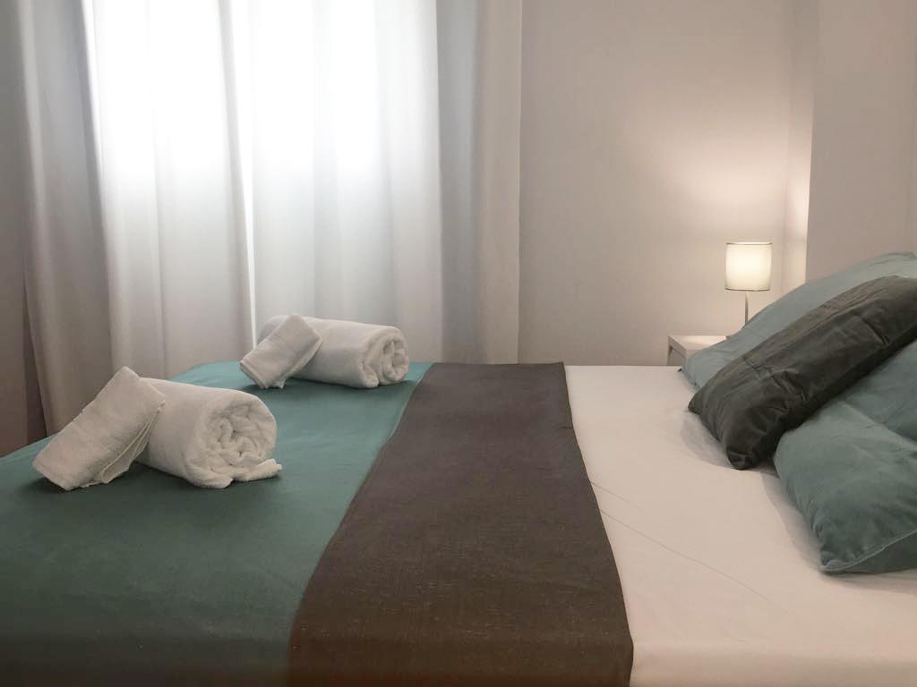 Apartamentos Albertos Санта-Еулалія-дель-Ріо Екстер'єр фото