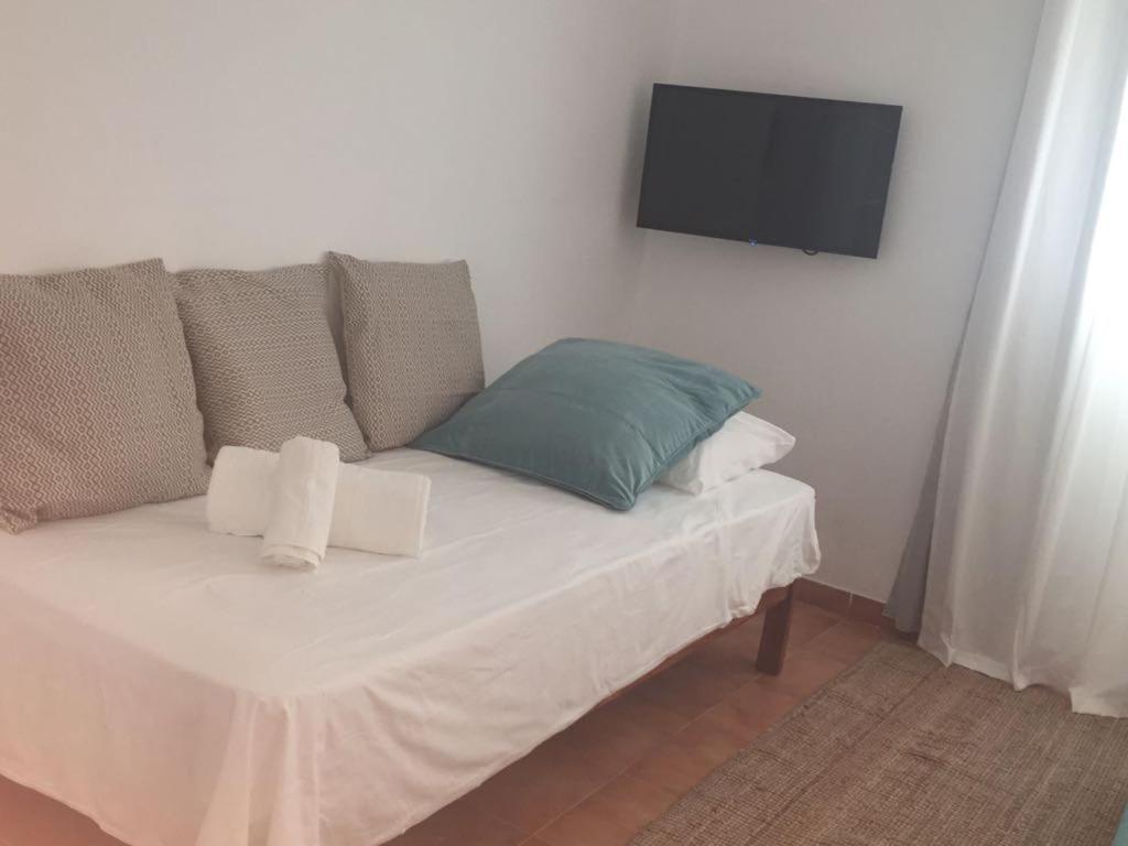 Apartamentos Albertos Санта-Еулалія-дель-Ріо Екстер'єр фото
